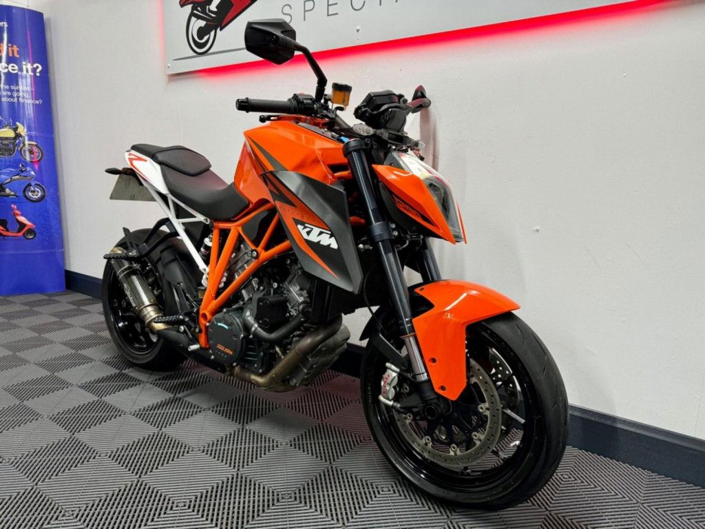 KTM 1290 SUPER DUKE R