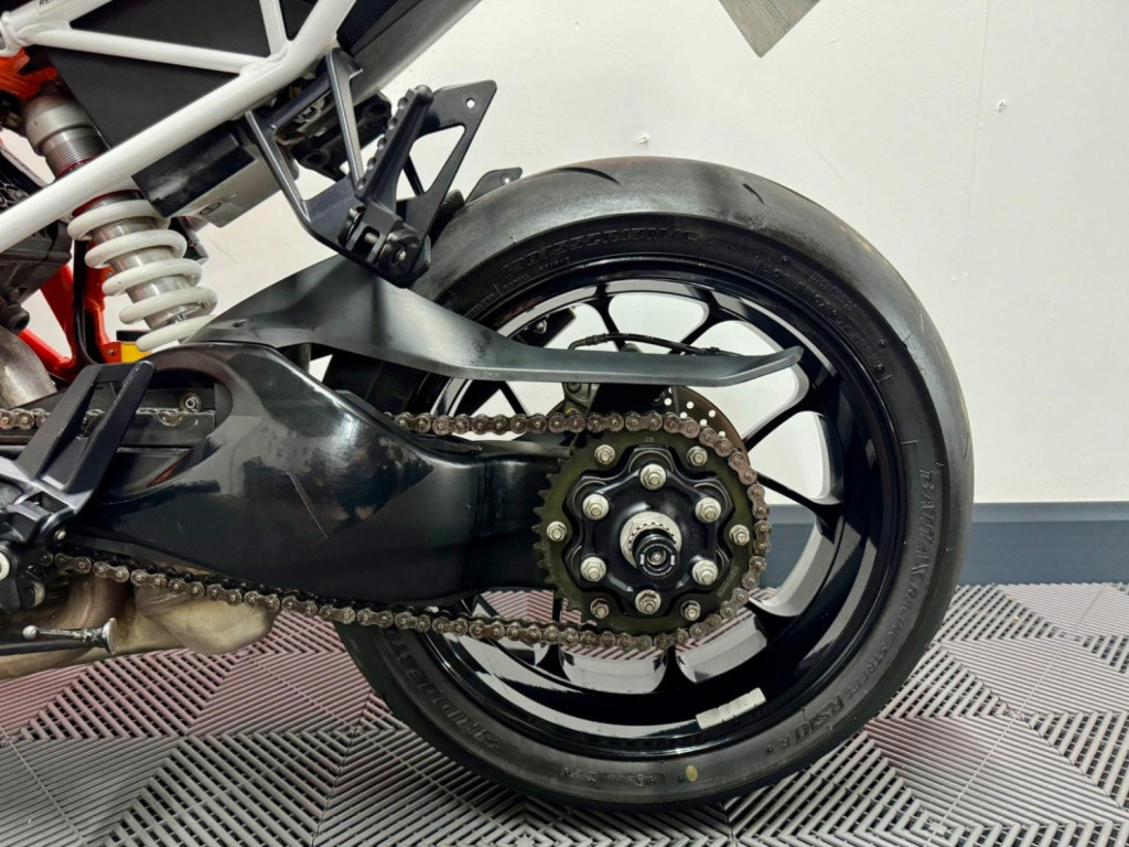 KTM 1290 SUPER DUKE R