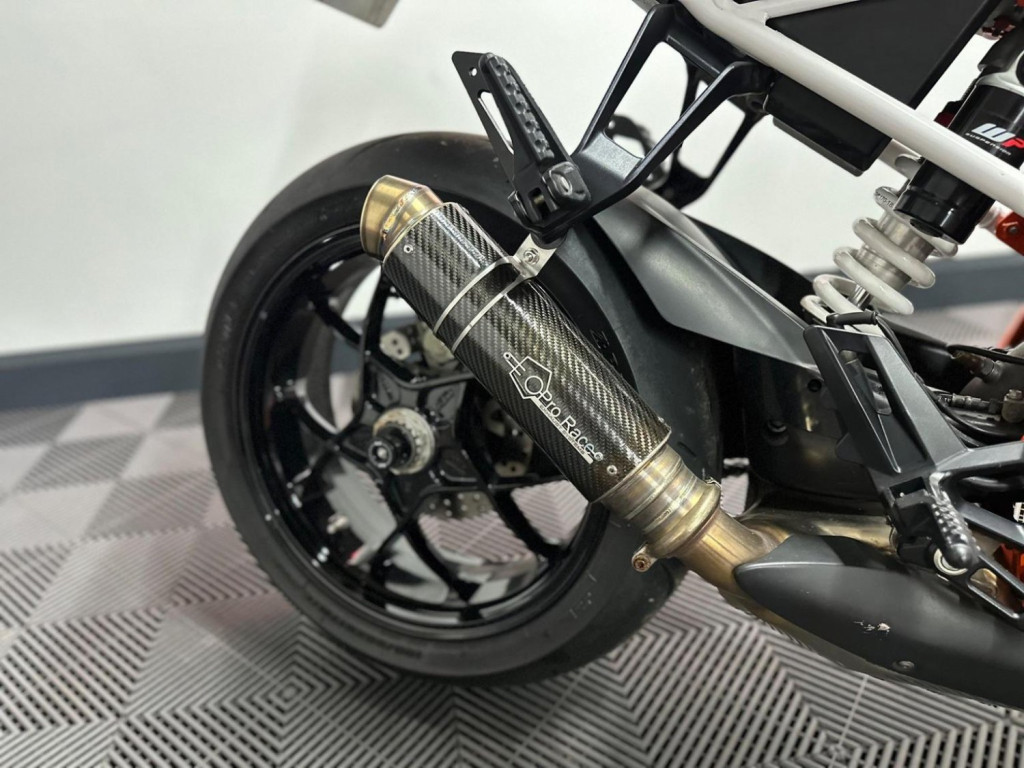 KTM 1290 SUPER DUKE R