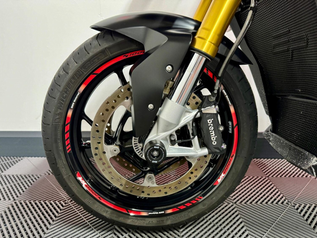 BMW S1000XR
