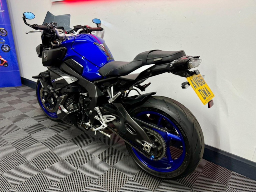 YAMAHA MT-10