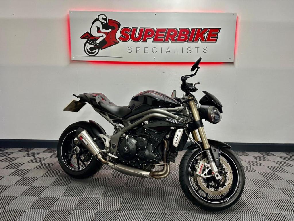 TRIUMPH SPEED TRIPLE 1050
