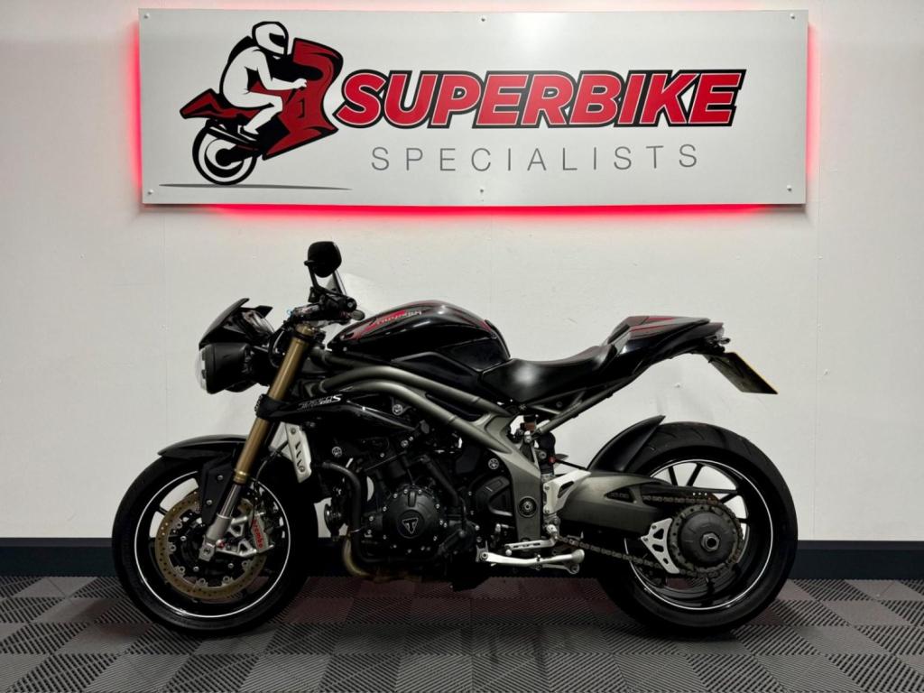 TRIUMPH SPEED TRIPLE 1050