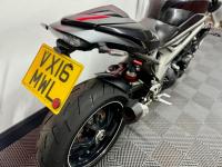 TRIUMPH SPEED TRIPLE 1050