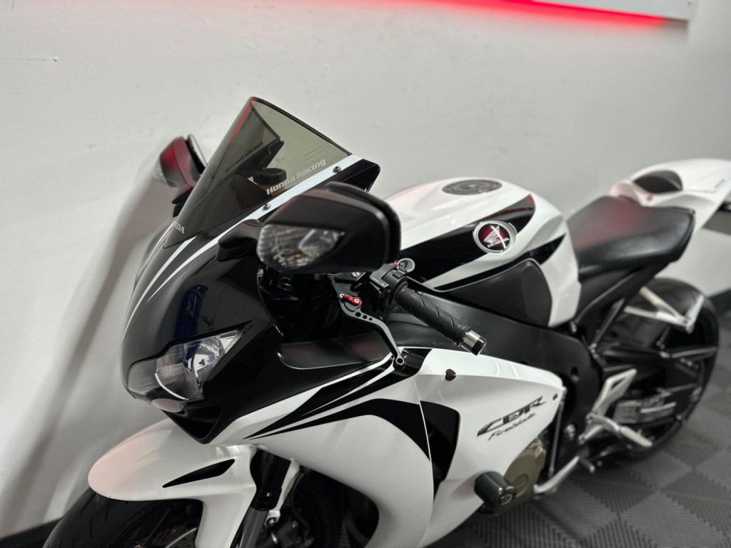 HONDA CBR1000RR Fireblade