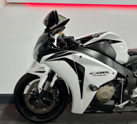 HONDA CBR1000RR Fireblade