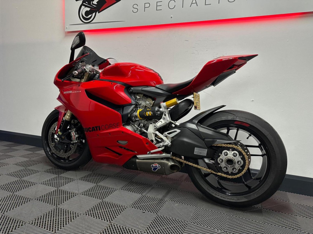 DUCATI 1199 Panigale