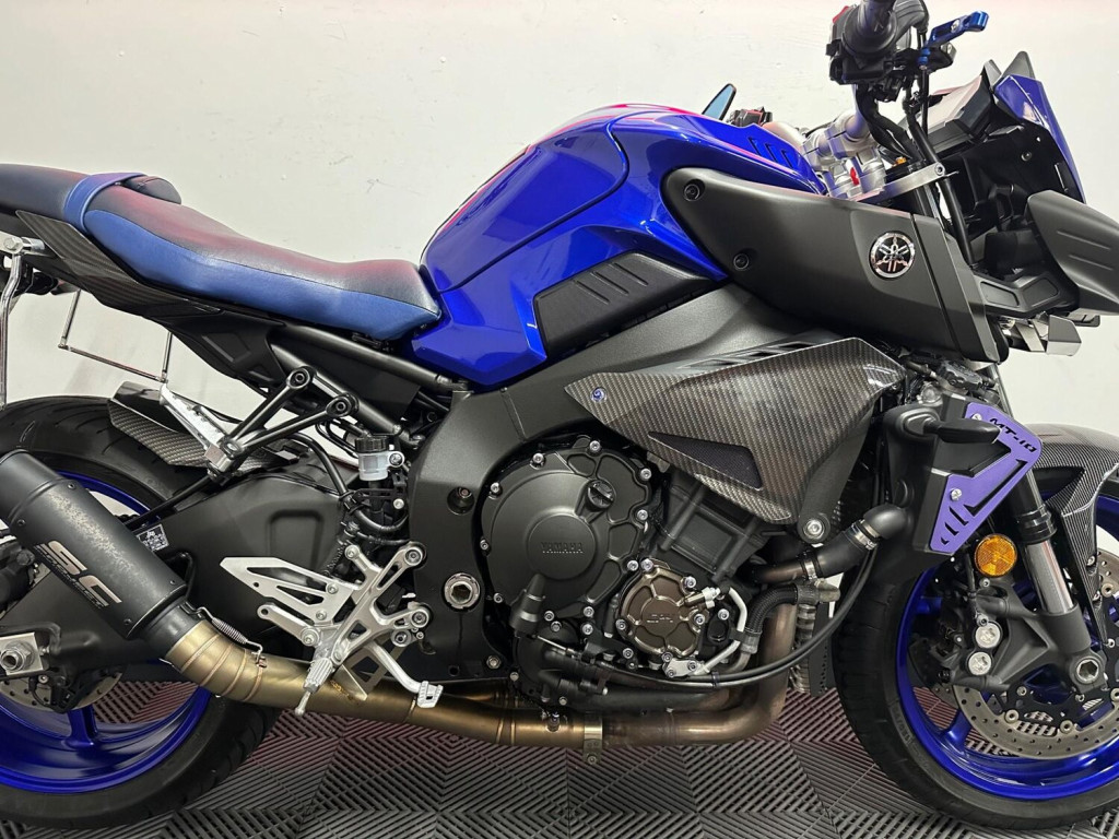 YAMAHA MT-10