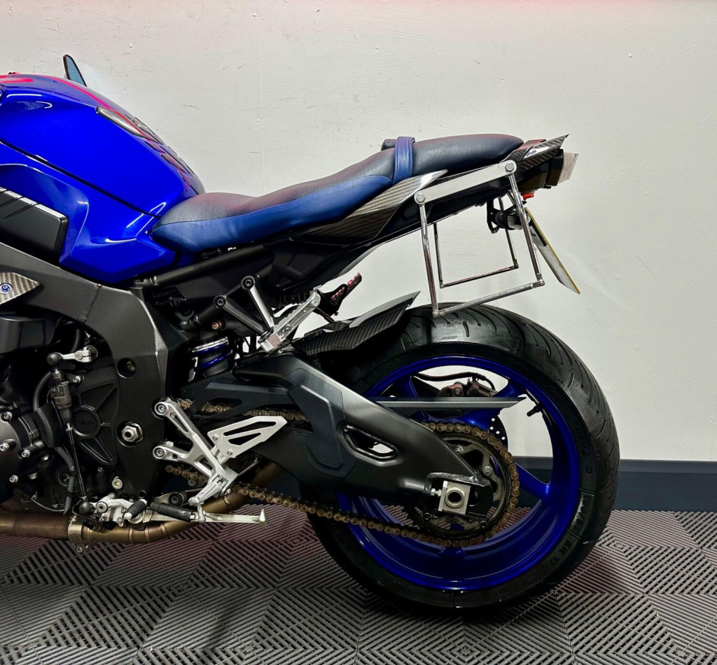 YAMAHA MT-10