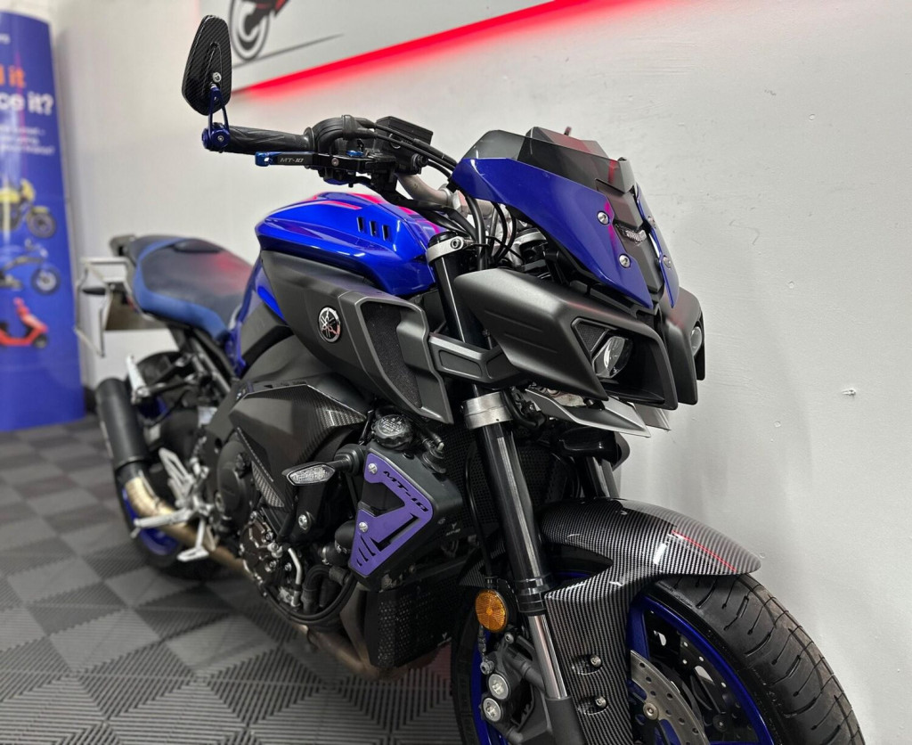 YAMAHA MT-10