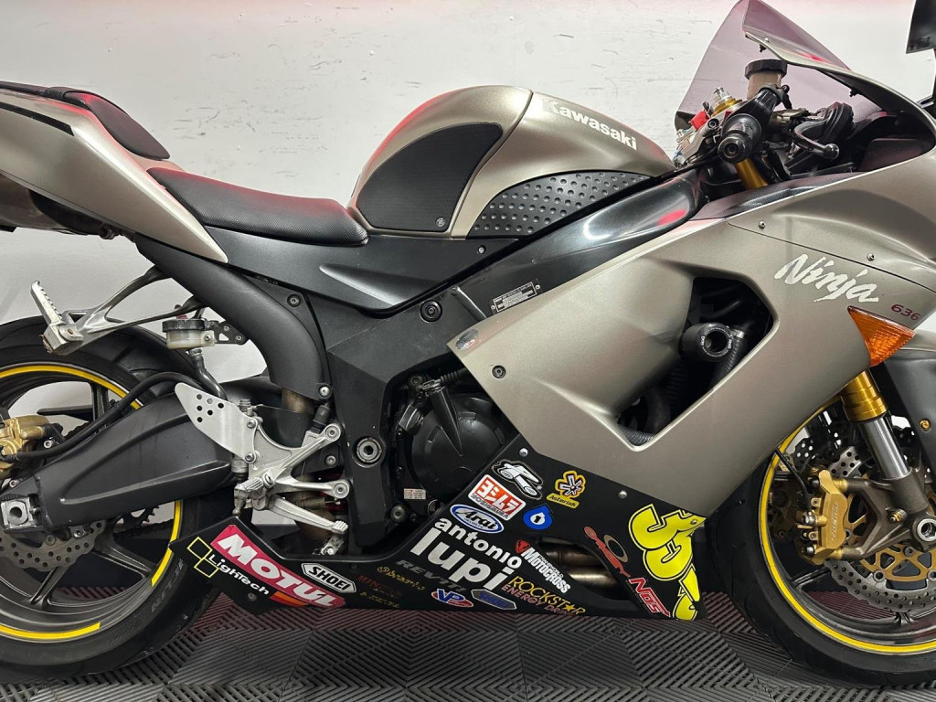 KAWASAKI NINJA ZX-6R