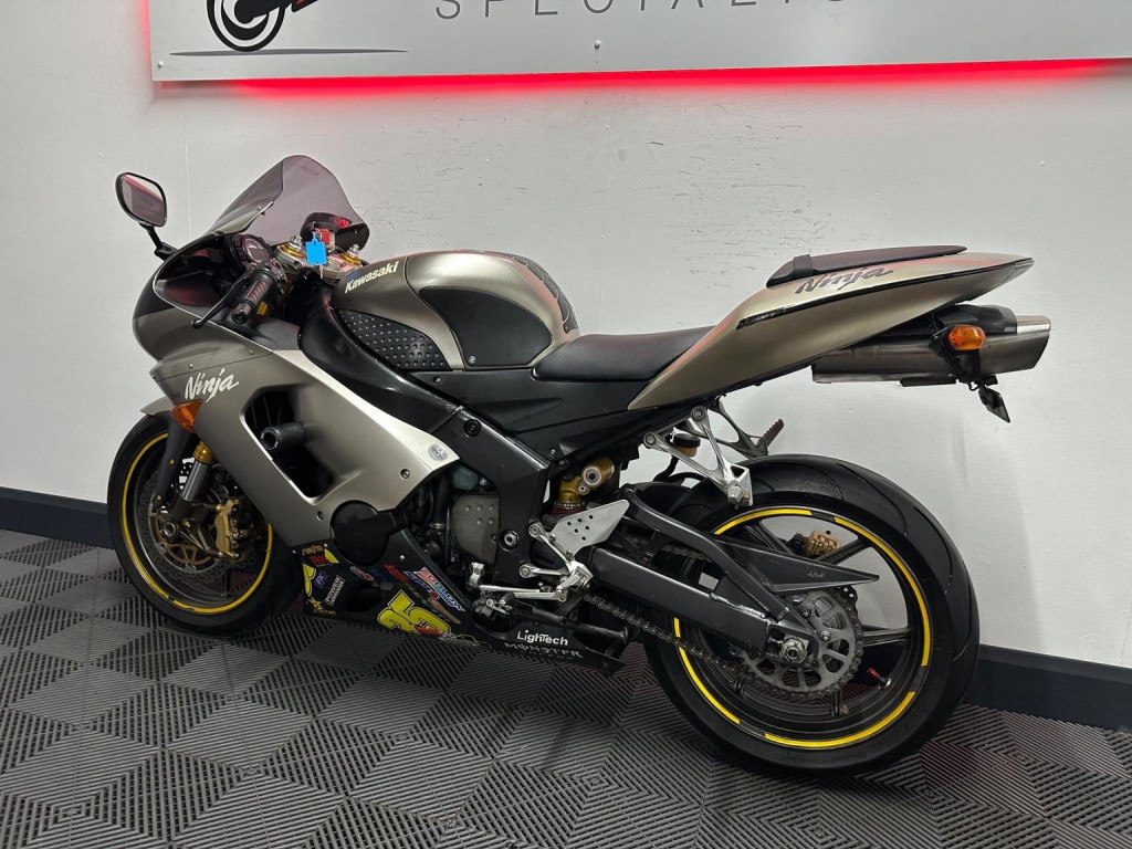 KAWASAKI NINJA ZX-6R