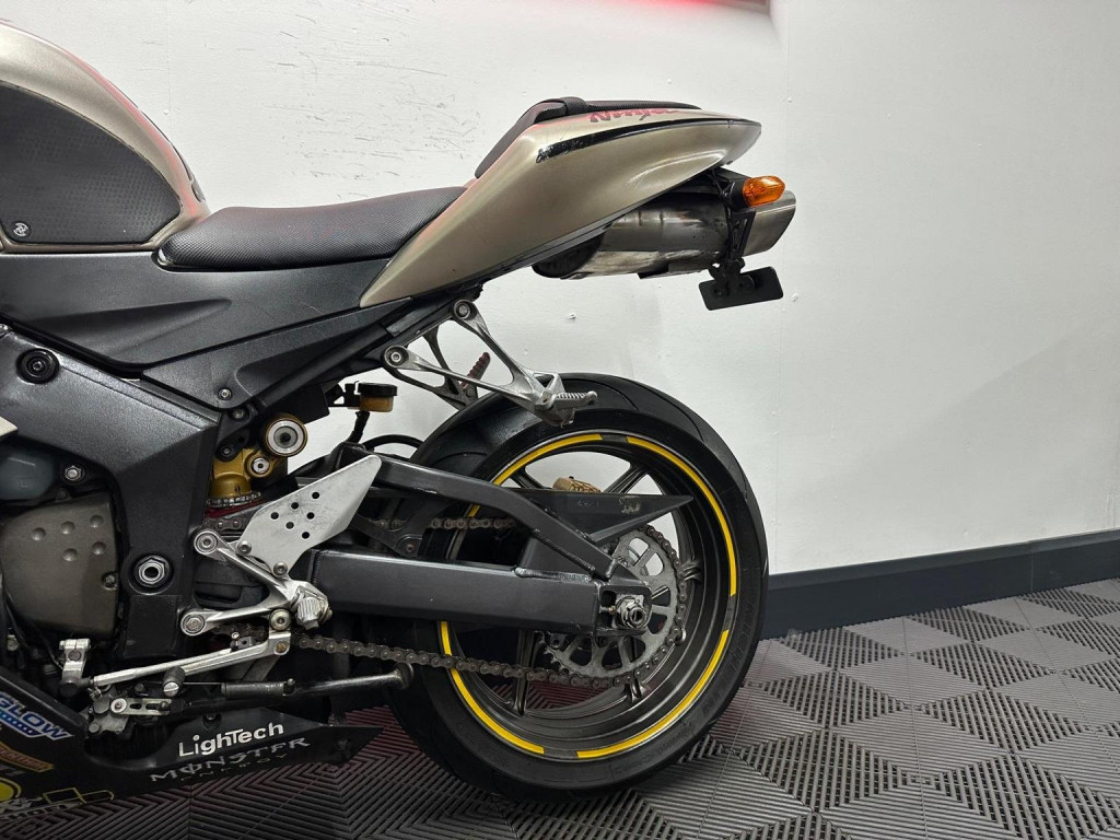 KAWASAKI NINJA ZX-6R