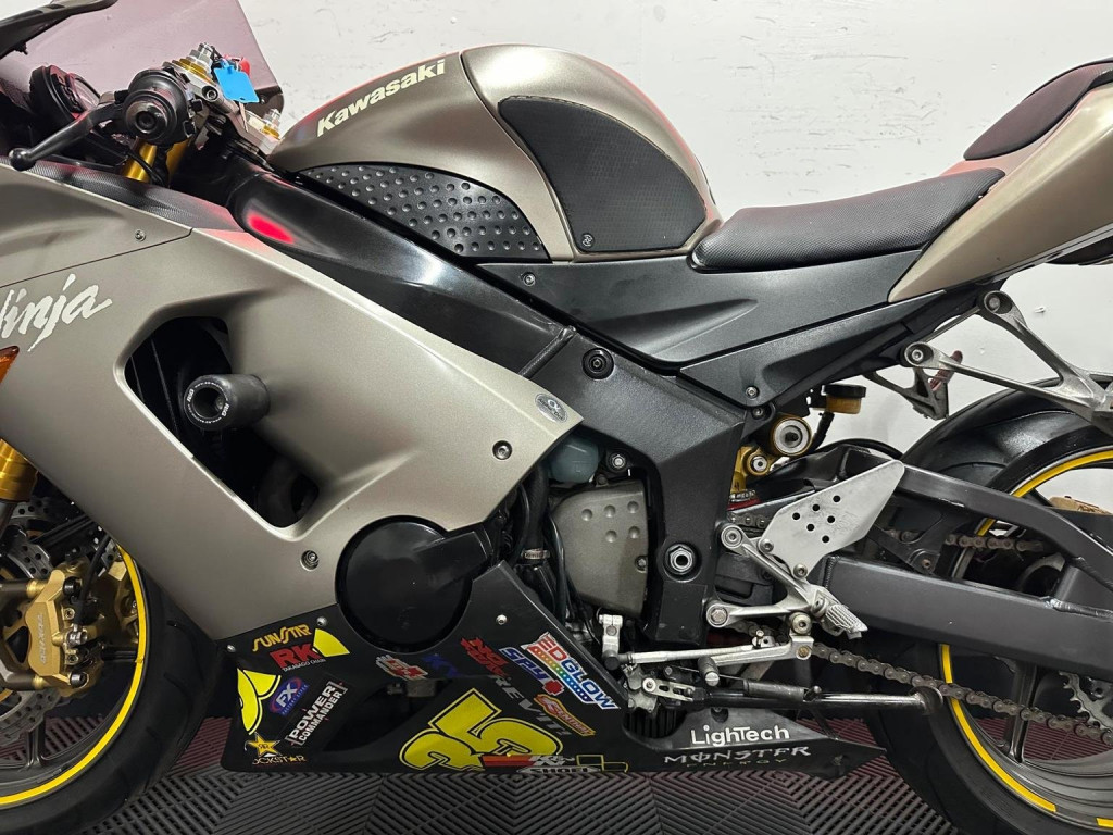 KAWASAKI NINJA ZX-6R