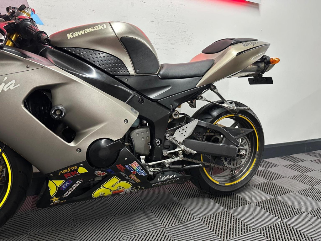 KAWASAKI NINJA ZX-6R