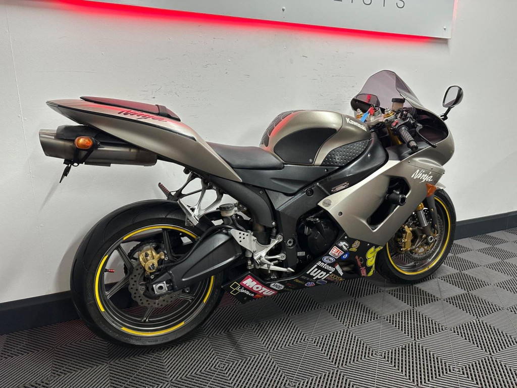 KAWASAKI NINJA ZX-6R
