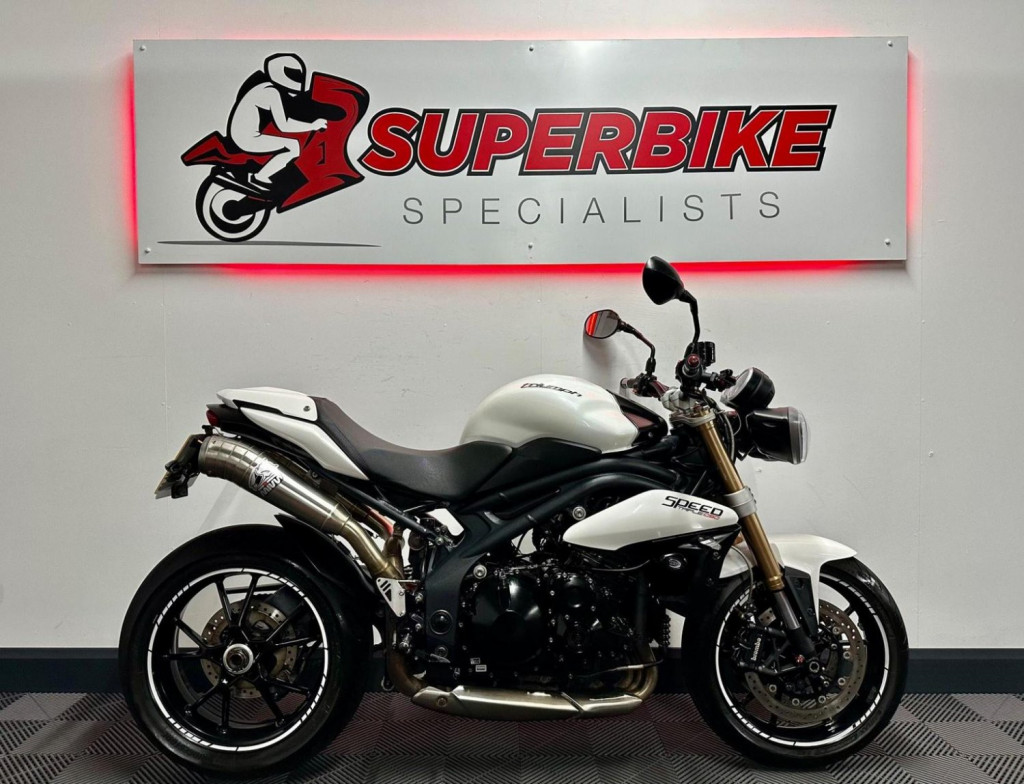 TRIUMPH SPEED TRIPLE 1050