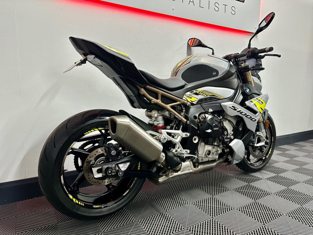 BMW S1000R
