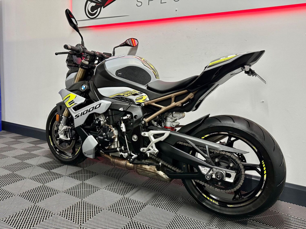 BMW S1000R