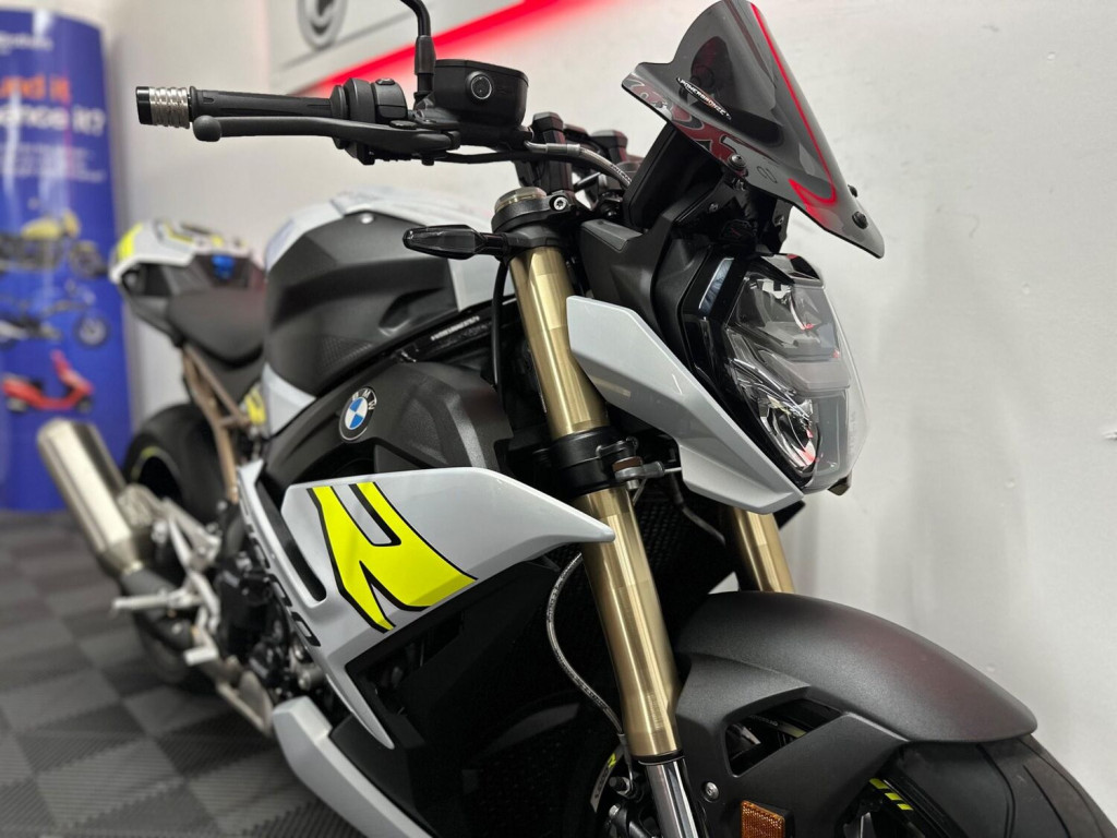 BMW S1000R