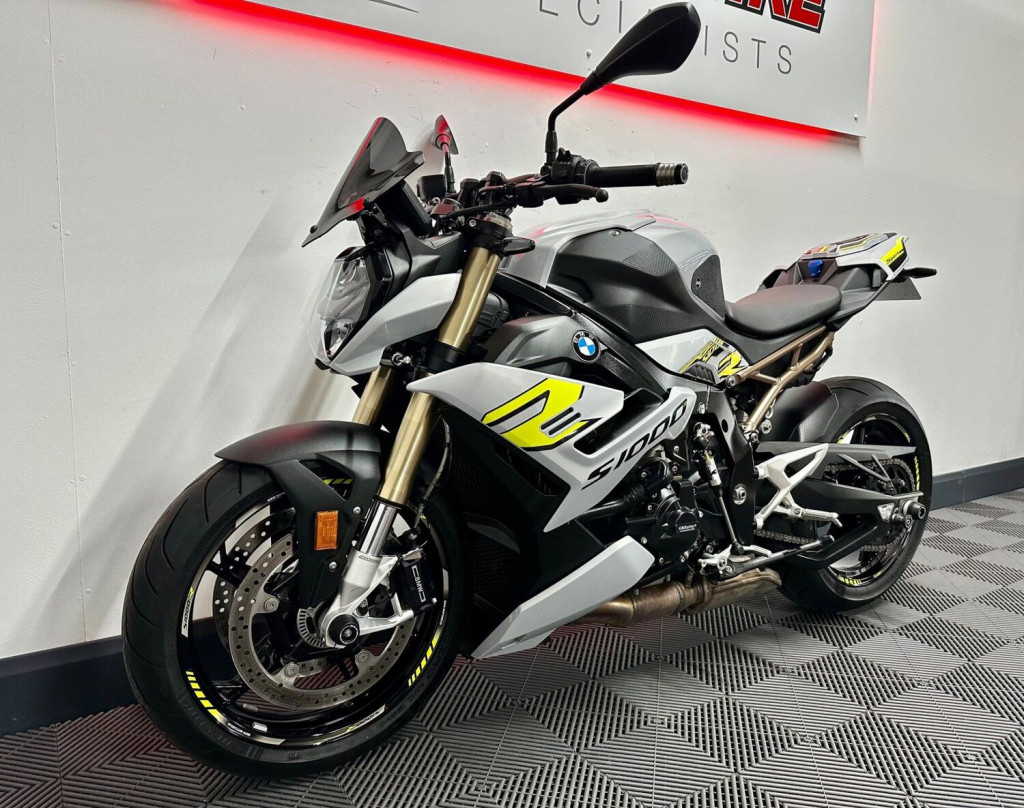 BMW S1000R