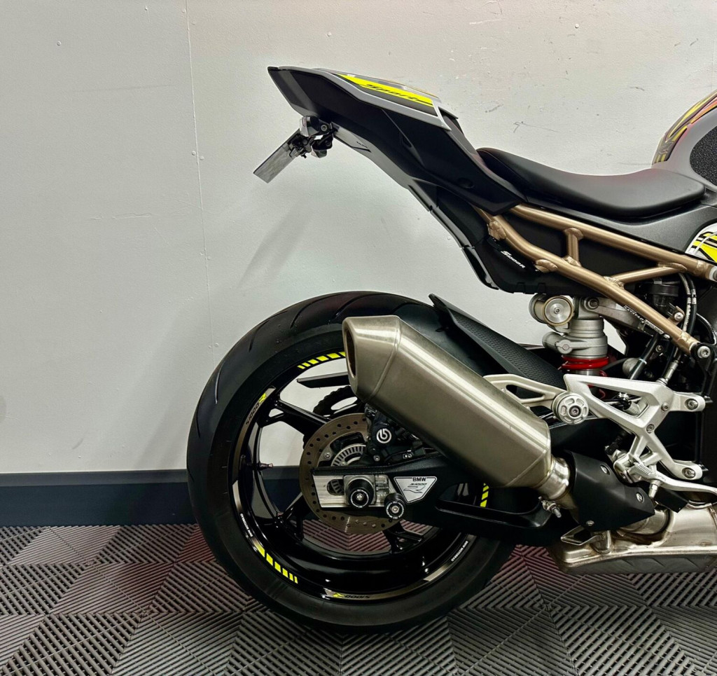 BMW S1000R