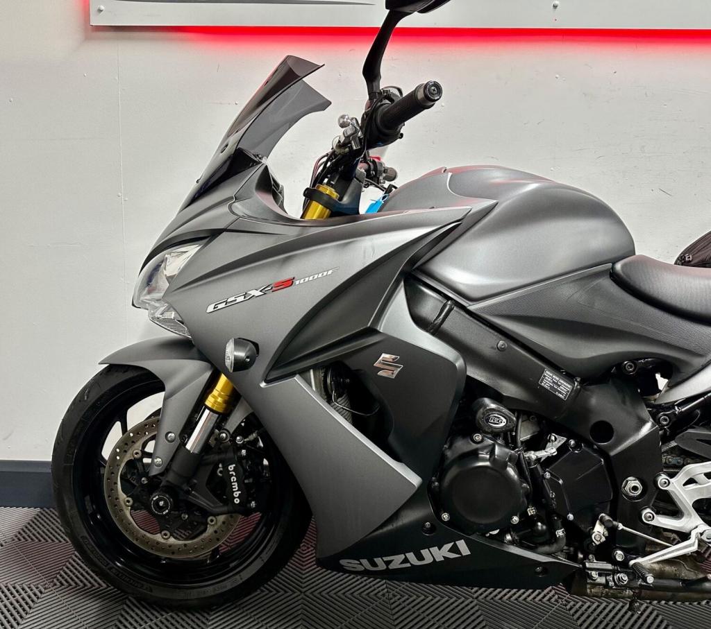 SUZUKI GSX-S1000F