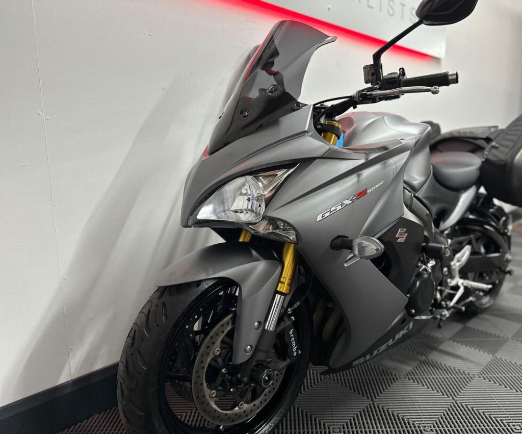 SUZUKI GSX-S1000F