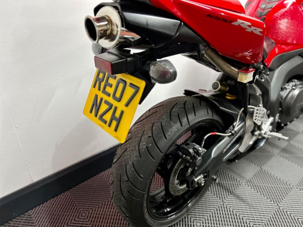 HONDA CBR1000RR Fireblade
