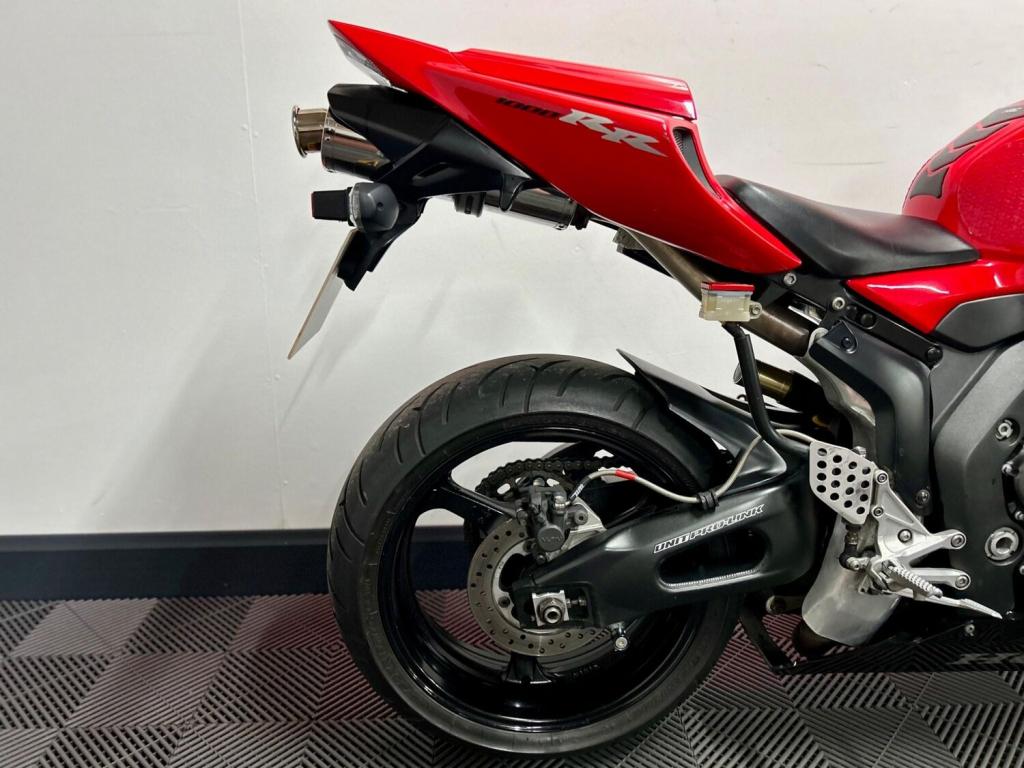 HONDA CBR1000RR Fireblade