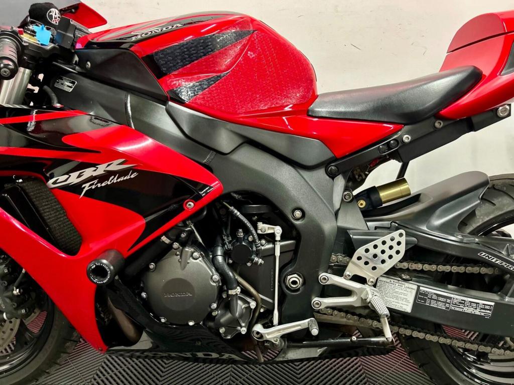 HONDA CBR1000RR Fireblade