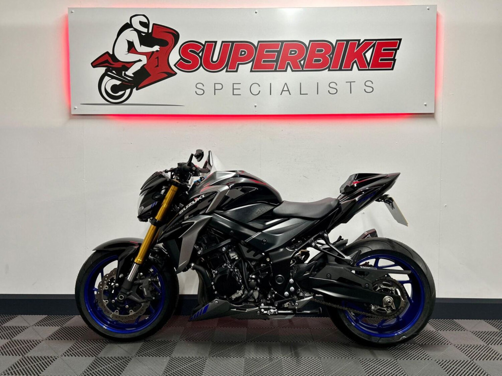 SUZUKI GSX-S750