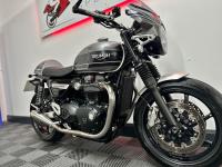 TRIUMPH SPEED TWIN