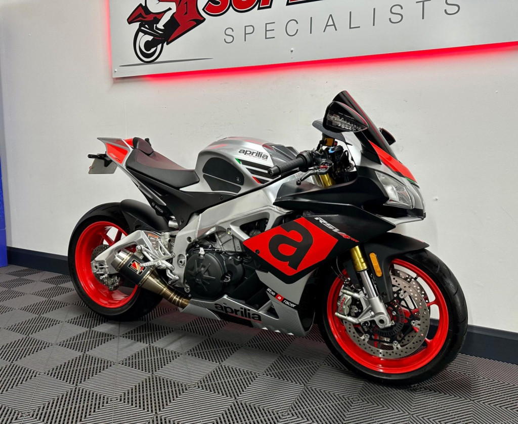 APRILIA RSV4