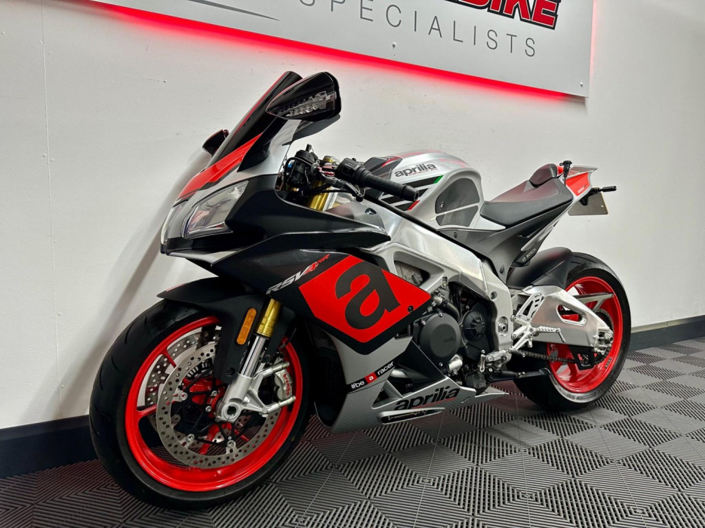 APRILIA RSV4