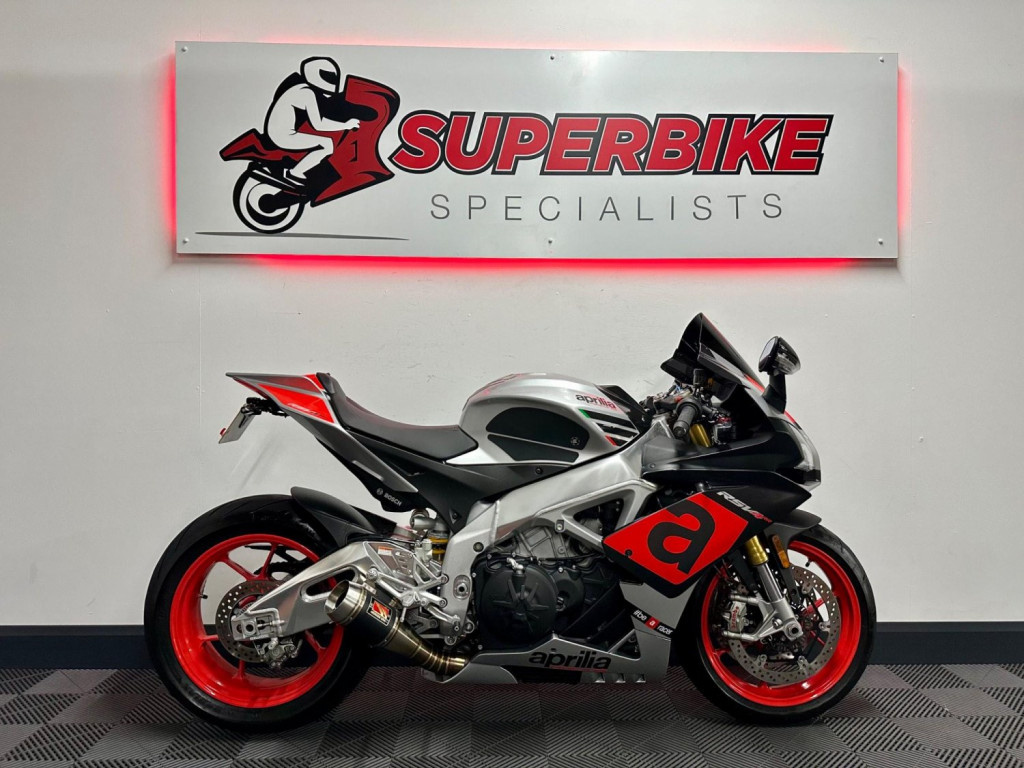 APRILIA RSV4