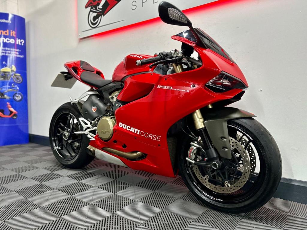 DUCATI 1199 Panigale