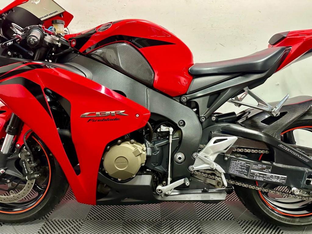 HONDA CBR1000RR Fireblade
