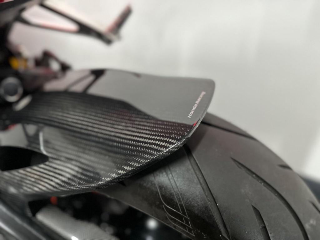 HONDA CBR1000RR Fireblade