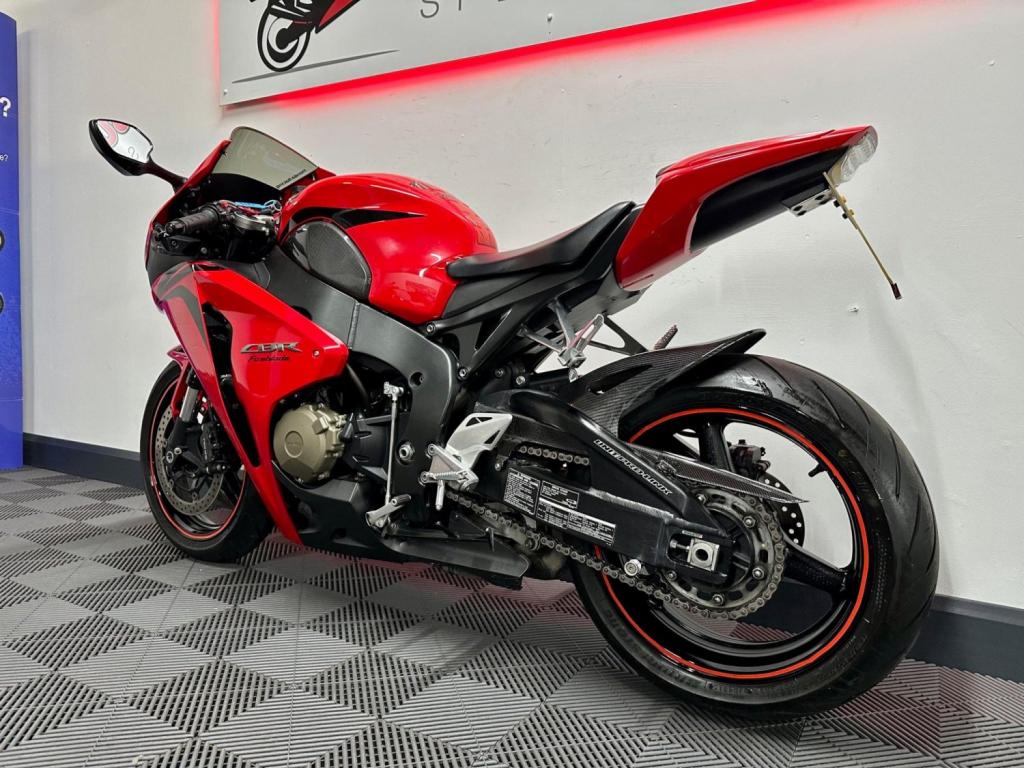 HONDA CBR1000RR Fireblade