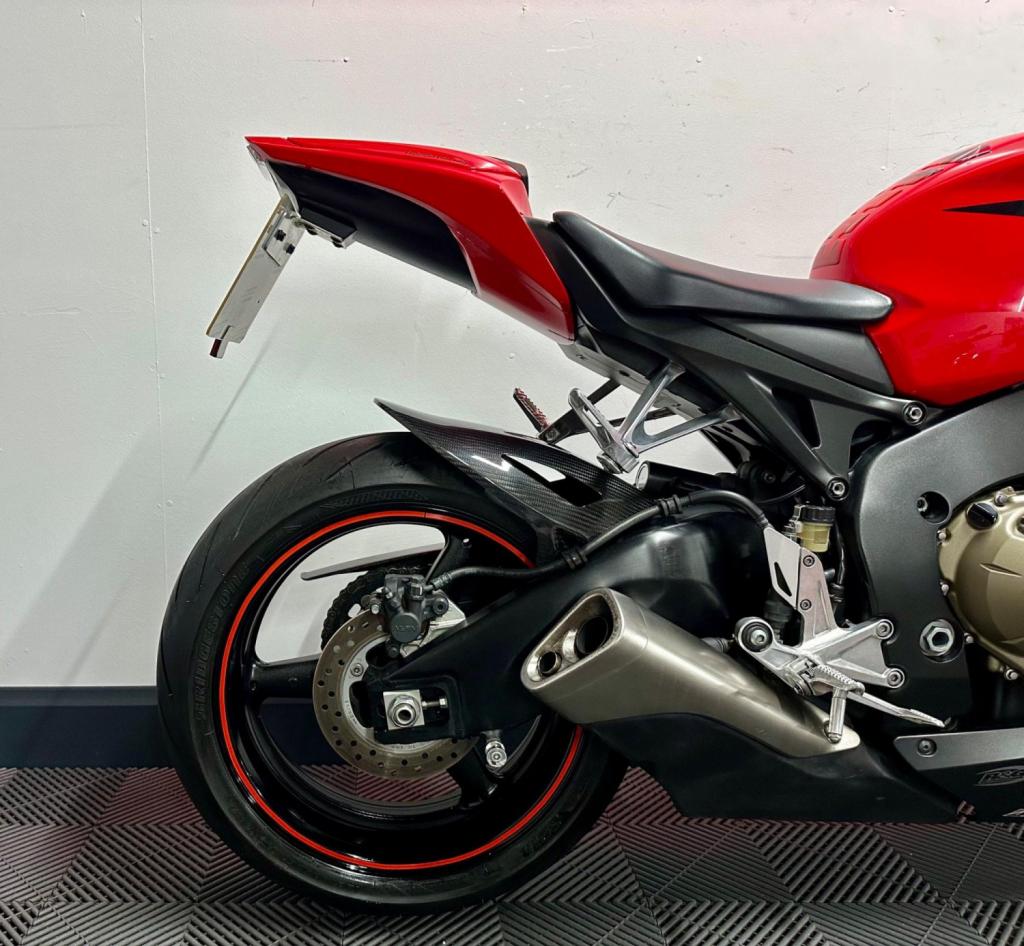 HONDA CBR1000RR Fireblade