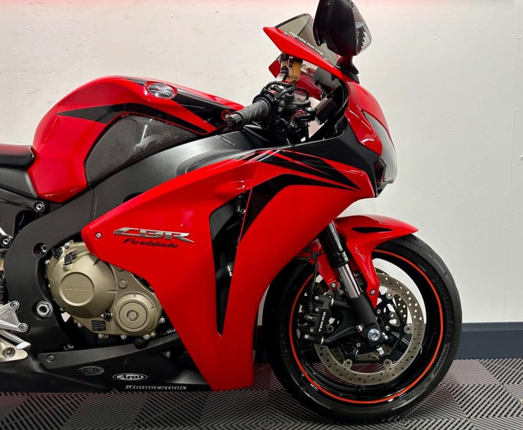HONDA CBR1000RR Fireblade