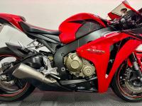 HONDA CBR1000RR Fireblade