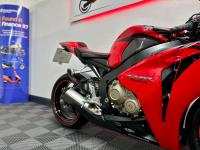 HONDA CBR1000RR Fireblade