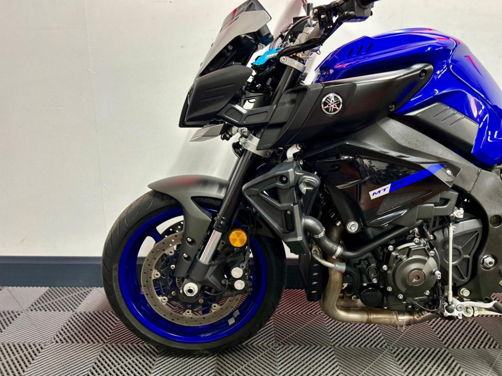 YAMAHA MT-10