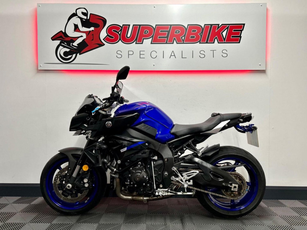 YAMAHA MT-10