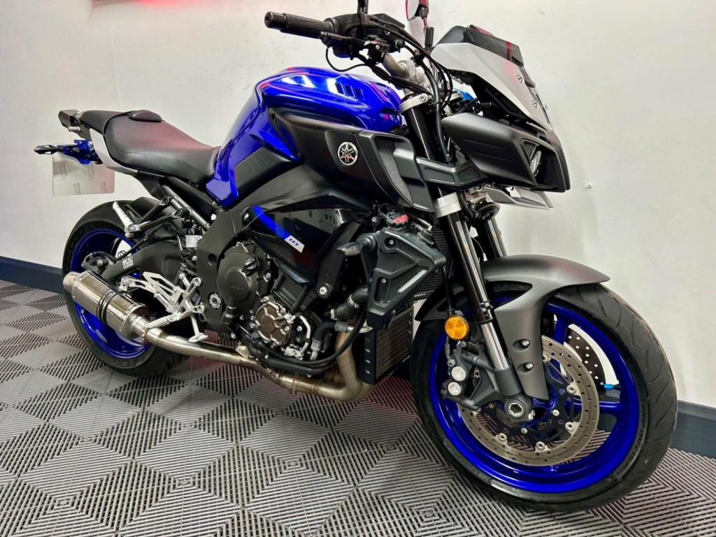 YAMAHA MT-10