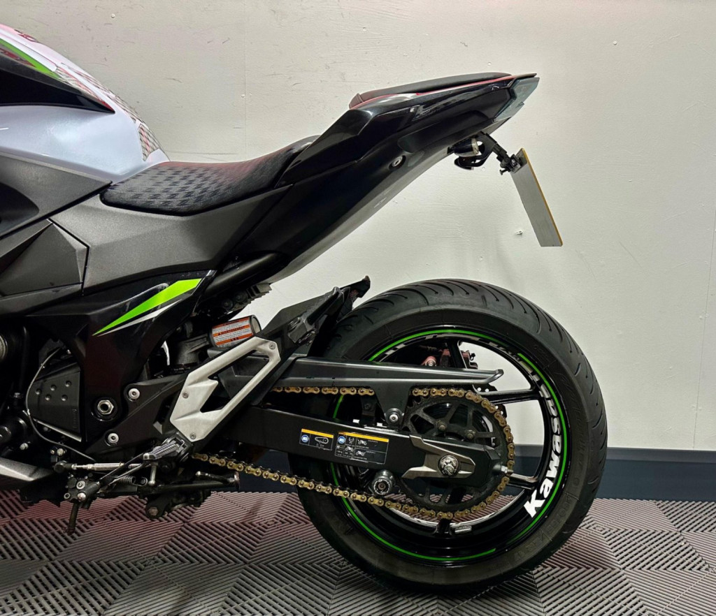 KAWASAKI Z800