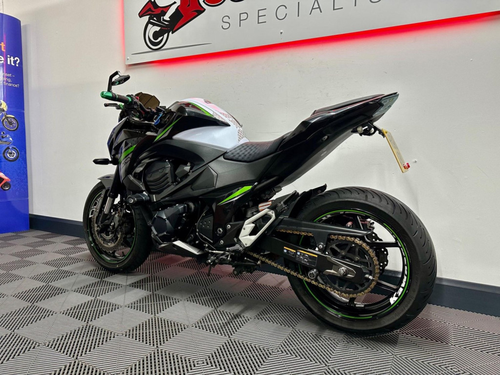 KAWASAKI Z800