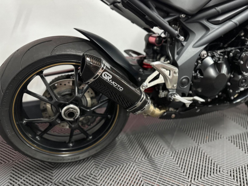 TRIUMPH SPEED TRIPLE 1050
